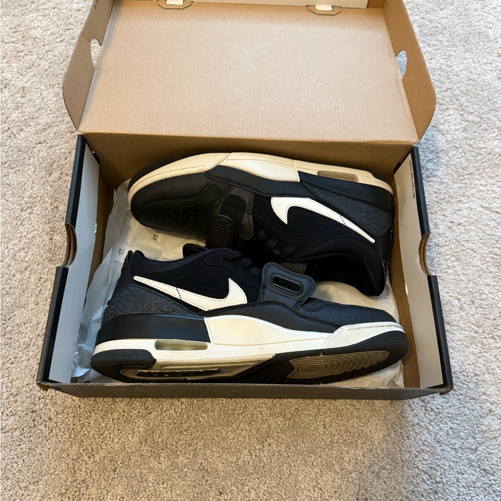 Air Jordan Legacy 312 Low Men's Sneakers Size 9.5 Black and White